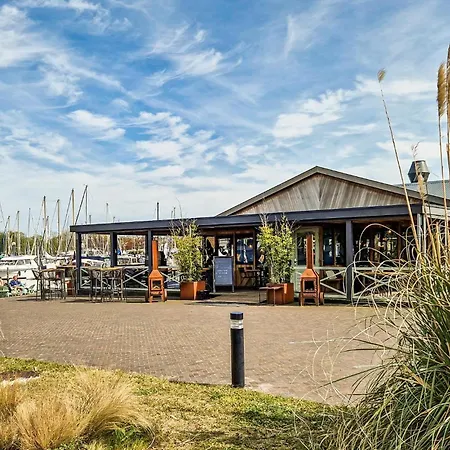 Havenlodge 13 Botel 4*