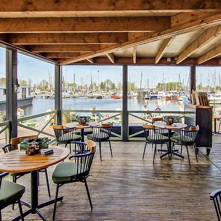 Botel Havenlodge 13 4*